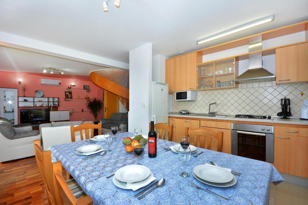 Holiday Home Nevenka Kaštela エクステリア 写真