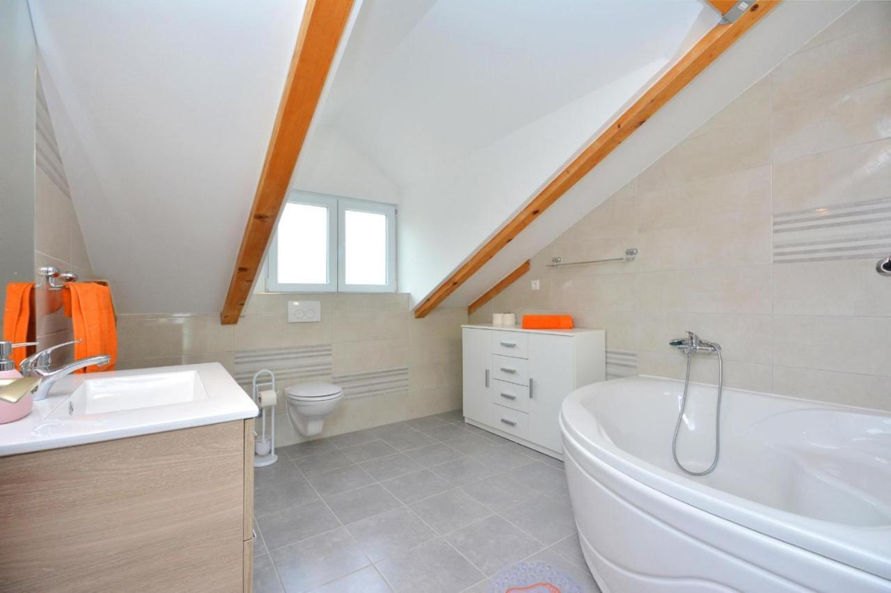 Holiday Home Nevenka Kaštela エクステリア 写真